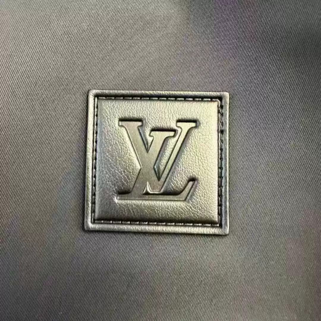 Louis Vuitton Louis Vuitton 25 Logo Reversible Jacket Size US S / EU 44-46 / 1 - 2 Thumbnail