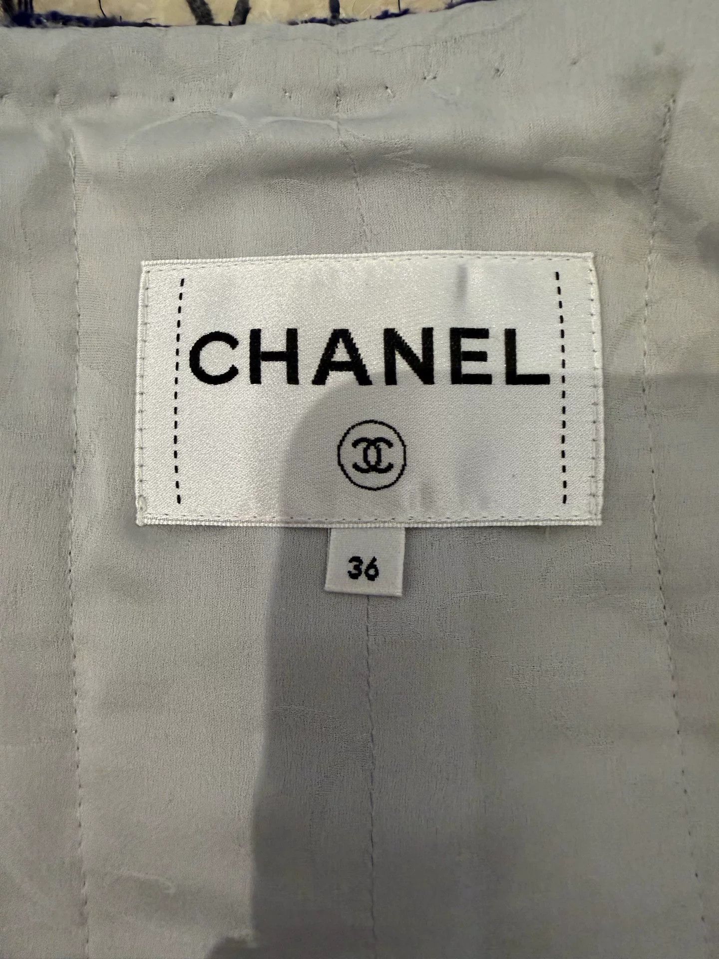 Chanel Chanel Blue White Tweed Jacket Size US S / EU 44-46 / 1 - 3 Thumbnail