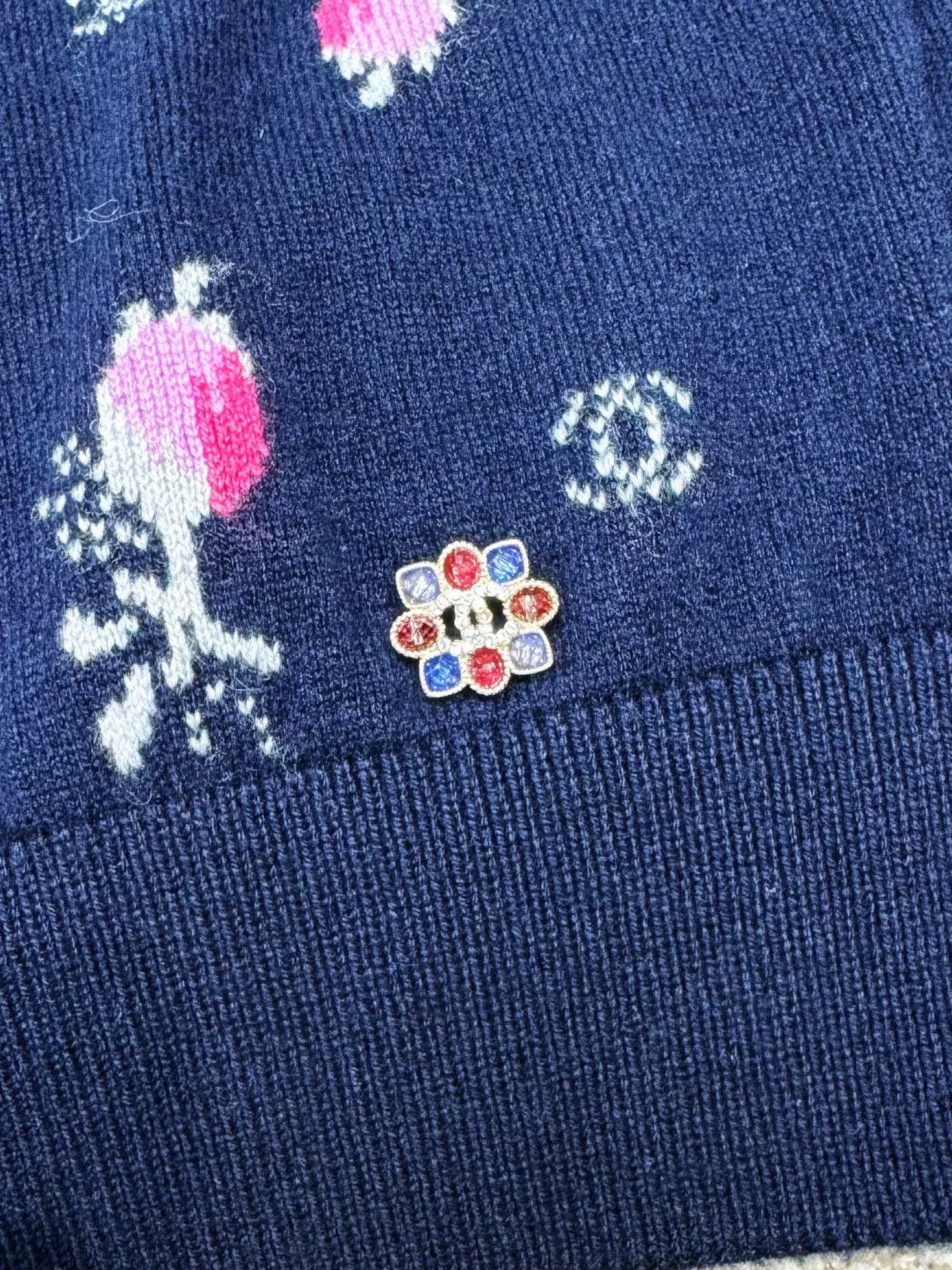 Chanel Chanel 22K Floral Cashmere Cardigan Size US S / EU 44-46 / 1 - 4 Thumbnail