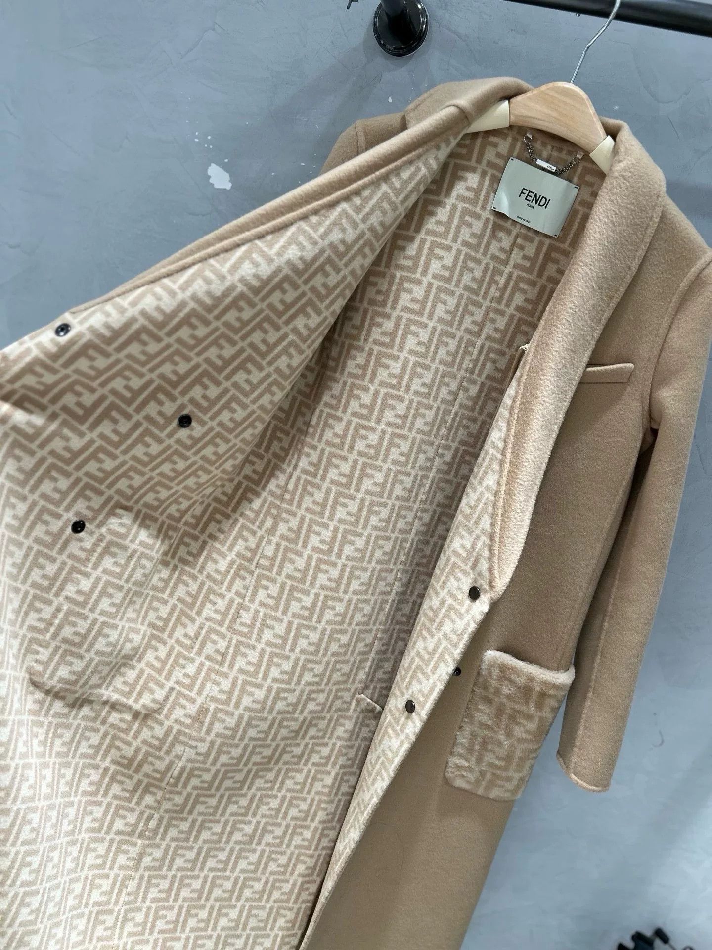 Fendi Fendi Beige Size US S / EU 44-46 / 1 - 3 Thumbnail
