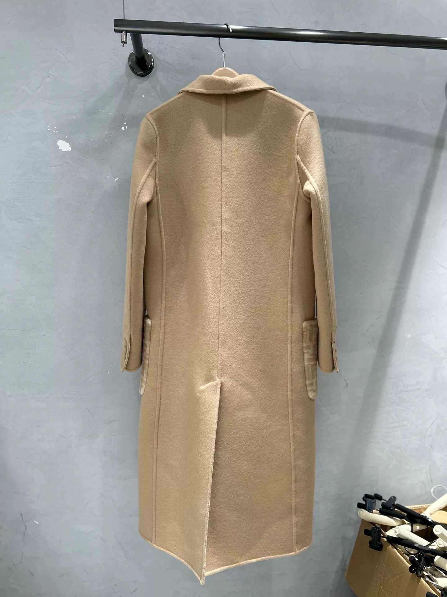 Fendi Fendi Beige Size US S / EU 44-46 / 1 - 8 Thumbnail