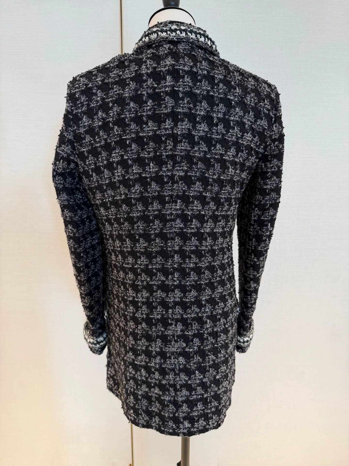 Chanel Chanel Black Silver Houndstooth Tweed Blazer Size US S / EU 44-46 / 1 - 2 Thumbnail