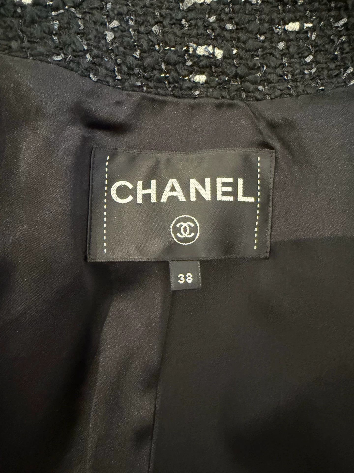 Chanel Chanel Black White Tweed Jacket 38 Size US S / EU 44-46 / 1 - 3 Thumbnail