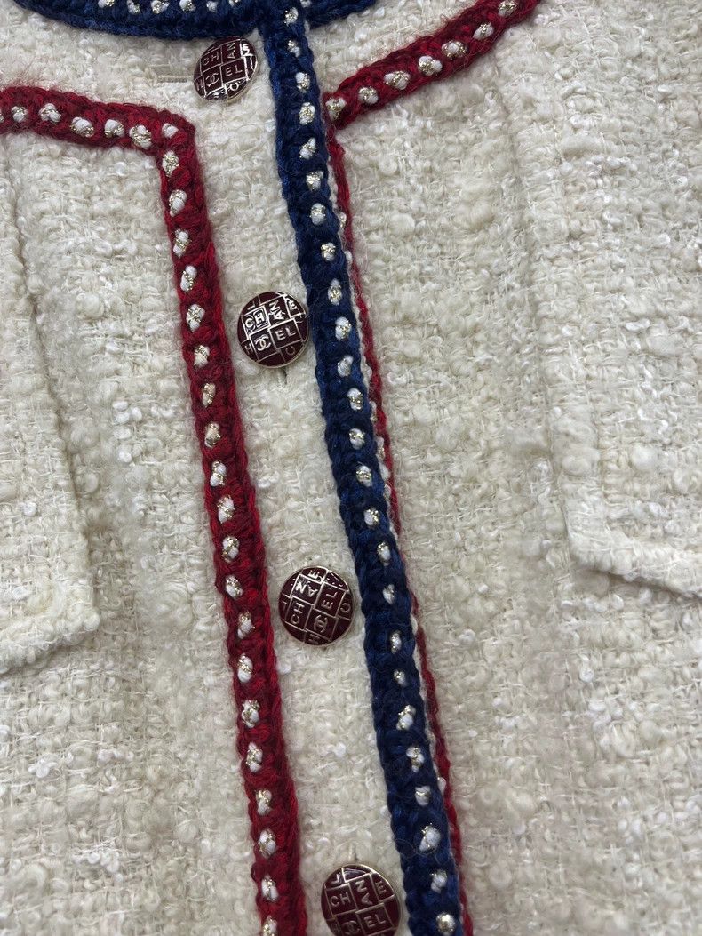 Chanel Chanel White Trimmed Jacket Size 38 Size US M / EU 48-50 / 2 - 2 Thumbnail