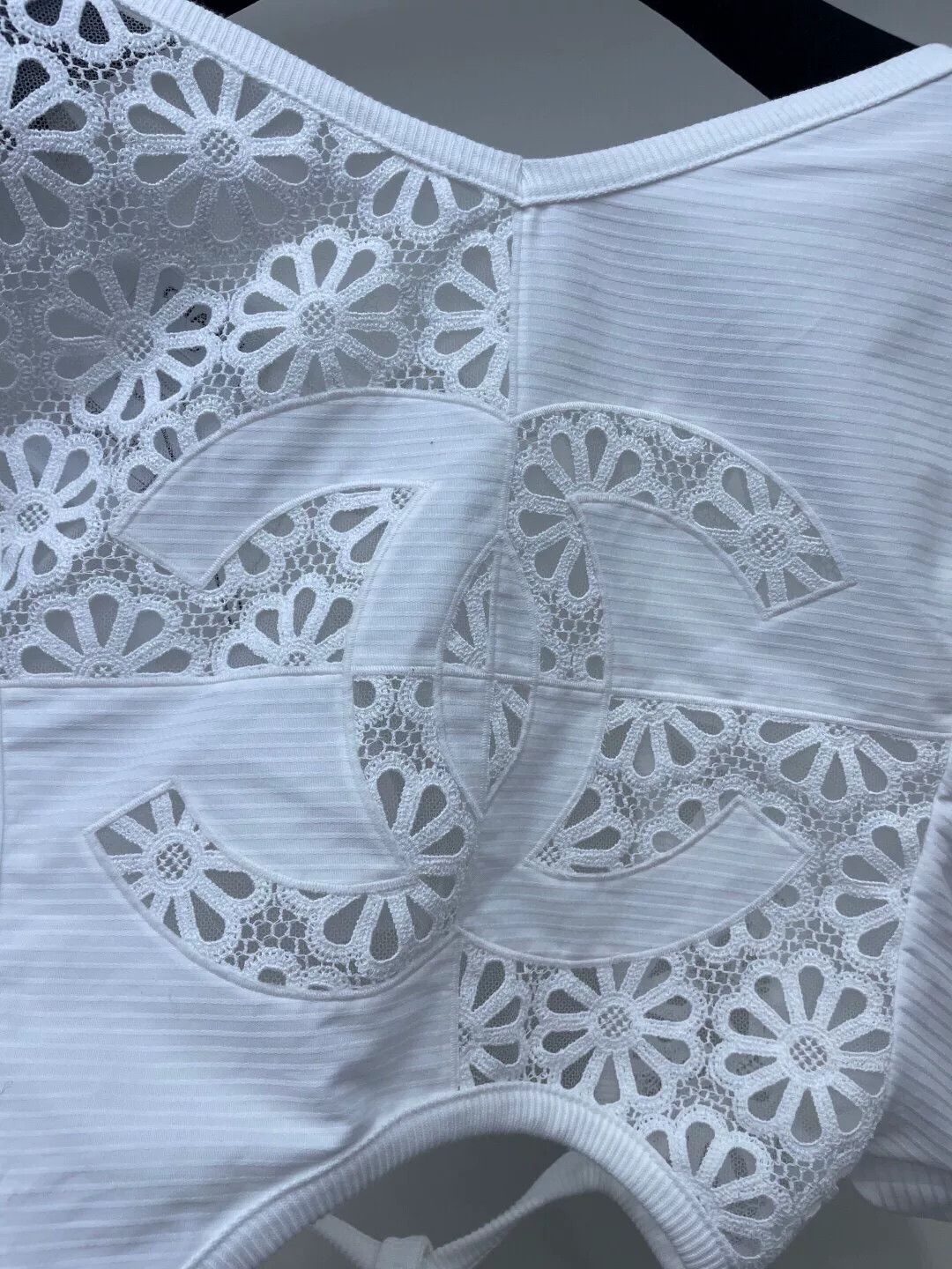 Chanel Chanel 25C White Cutout Logo Top Size US S / EU 44-46 / 1 - 4 Thumbnail