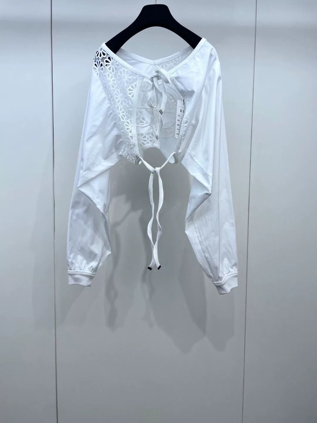 Chanel Chanel 25C White Cutout Logo Top Size US S / EU 44-46 / 1 - 2 Thumbnail
