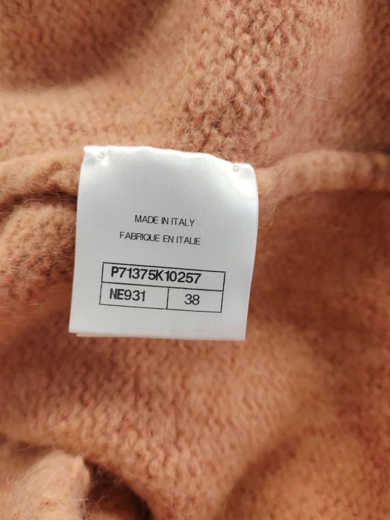 Chanel Chanel Pink CC Button Sweater Size US S / EU 44-46 / 1 - 4 Thumbnail