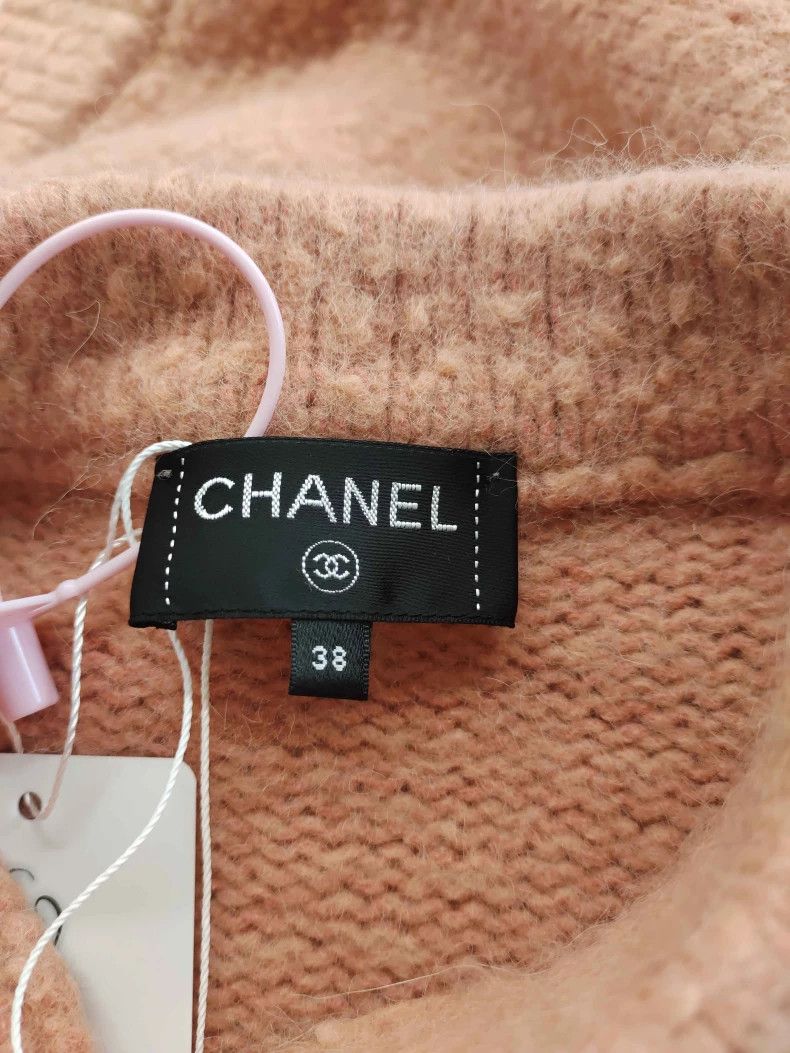 Chanel Chanel Pink CC Button Sweater Size US S / EU 44-46 / 1 - 3 Thumbnail