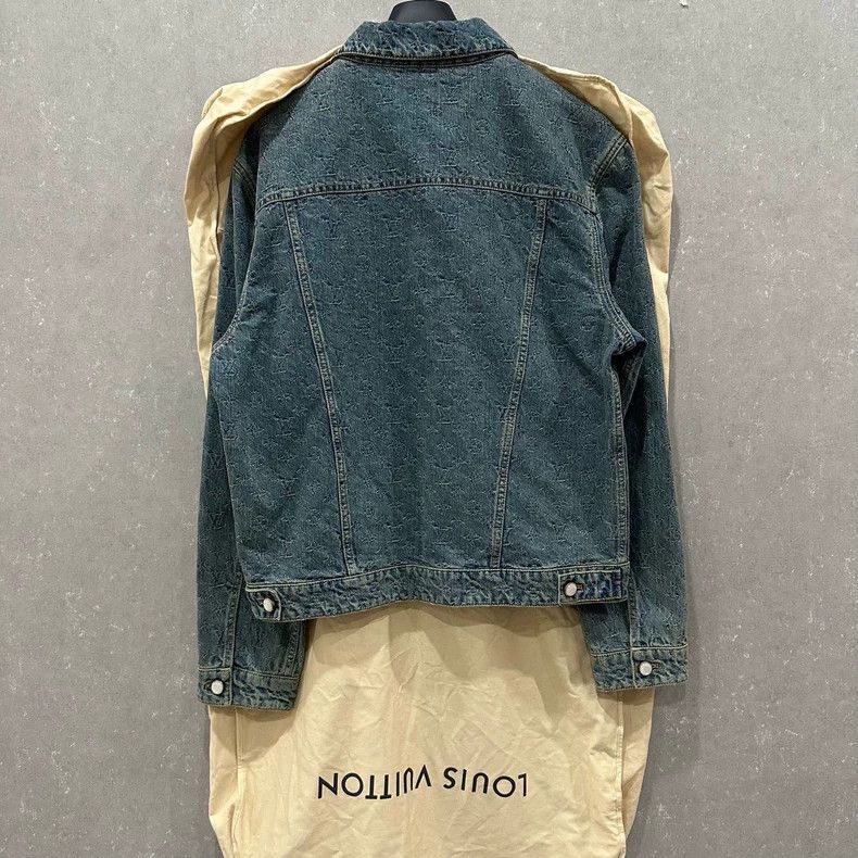 Louis Vuitton Louis Vuitton Monogram Pearl Button Denim Jacket Size US L / EU 52-54 / 3 - 2 Thumbnail