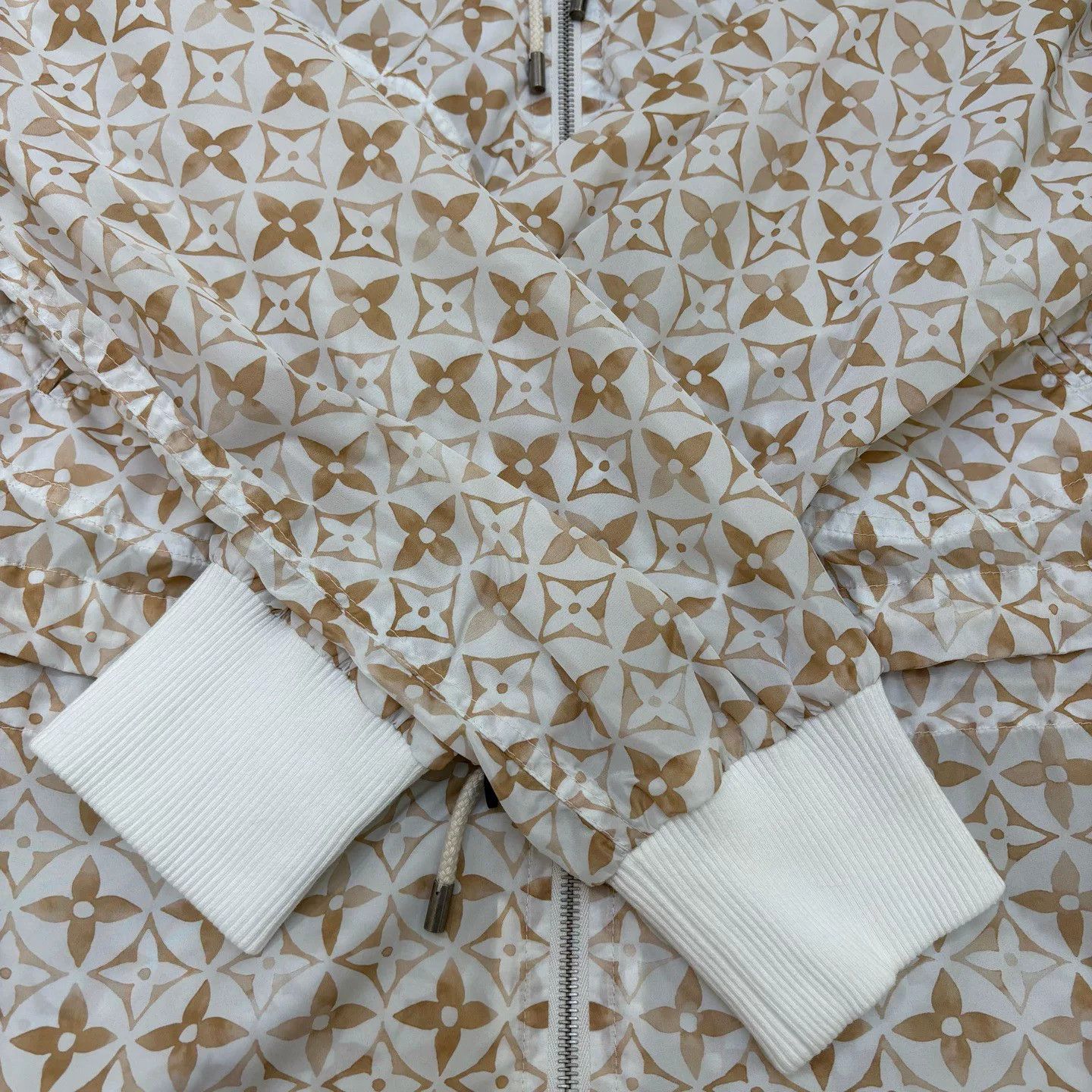 Louis Vuitton Louis Vuitton Monogram Summer Parka Size US S / EU 44-46 / 1 - 6 Thumbnail