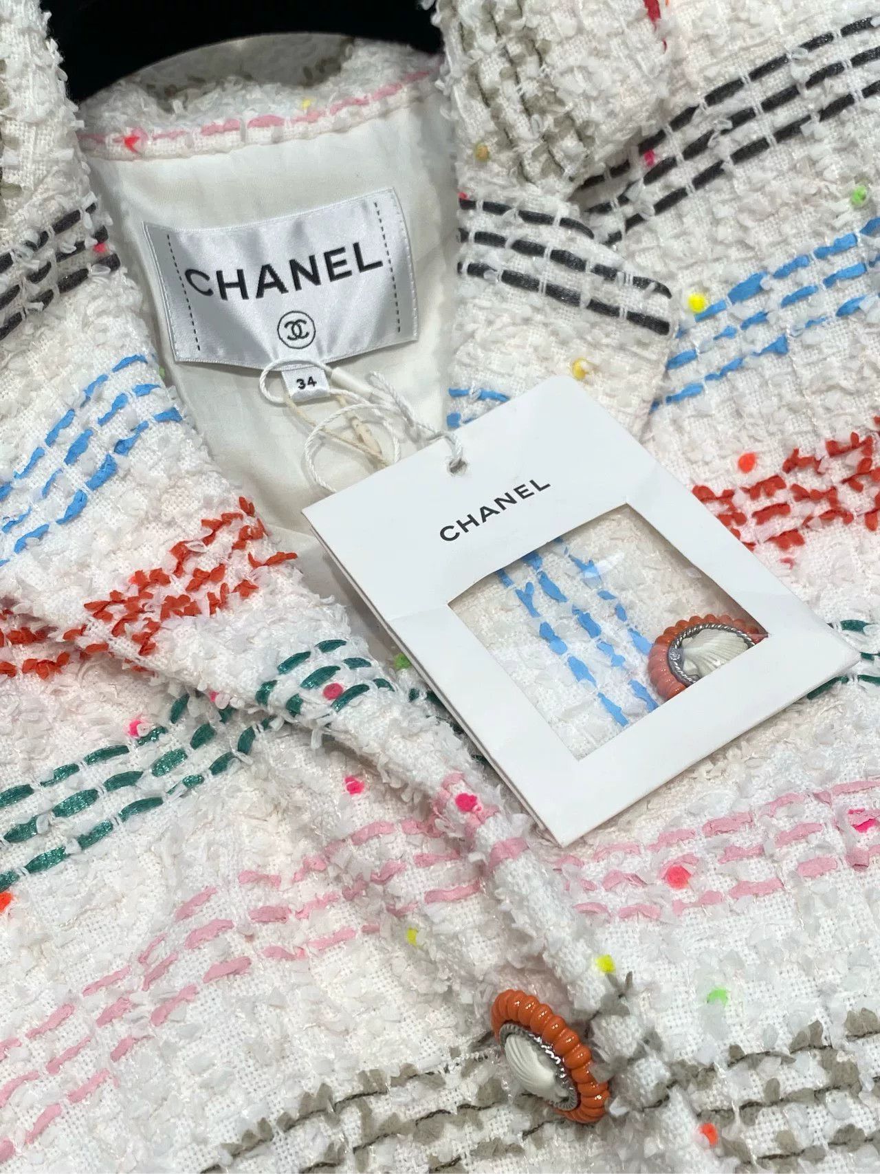 Chanel Chanel Colorful Silhouette Shell Button Lapel Coat Size US S / EU 44-46 / 1 - 6 Thumbnail