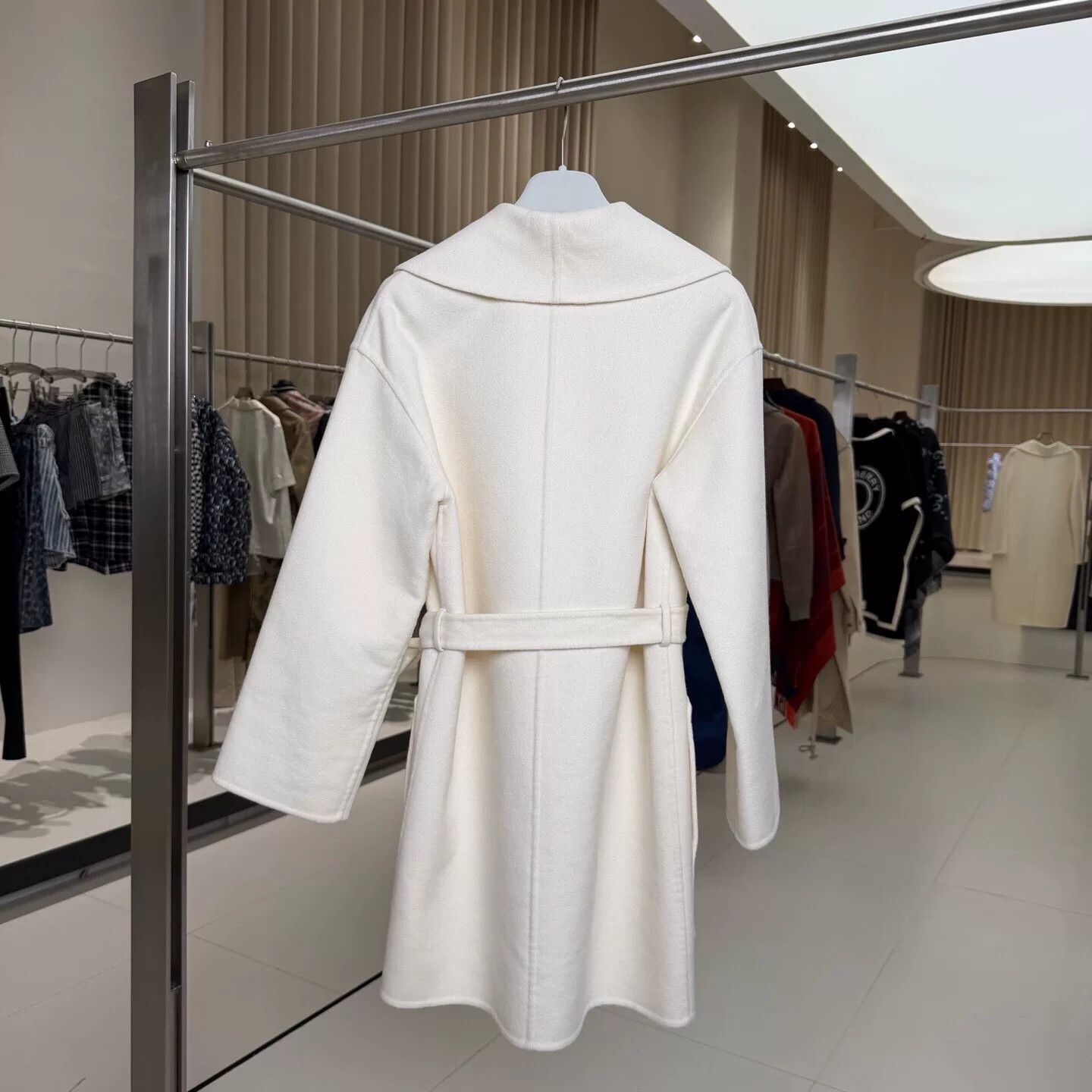 Hermes Hermes White Cashmere Mid-Length Coat Size US M / EU 48-50 / 2 - 2 Thumbnail