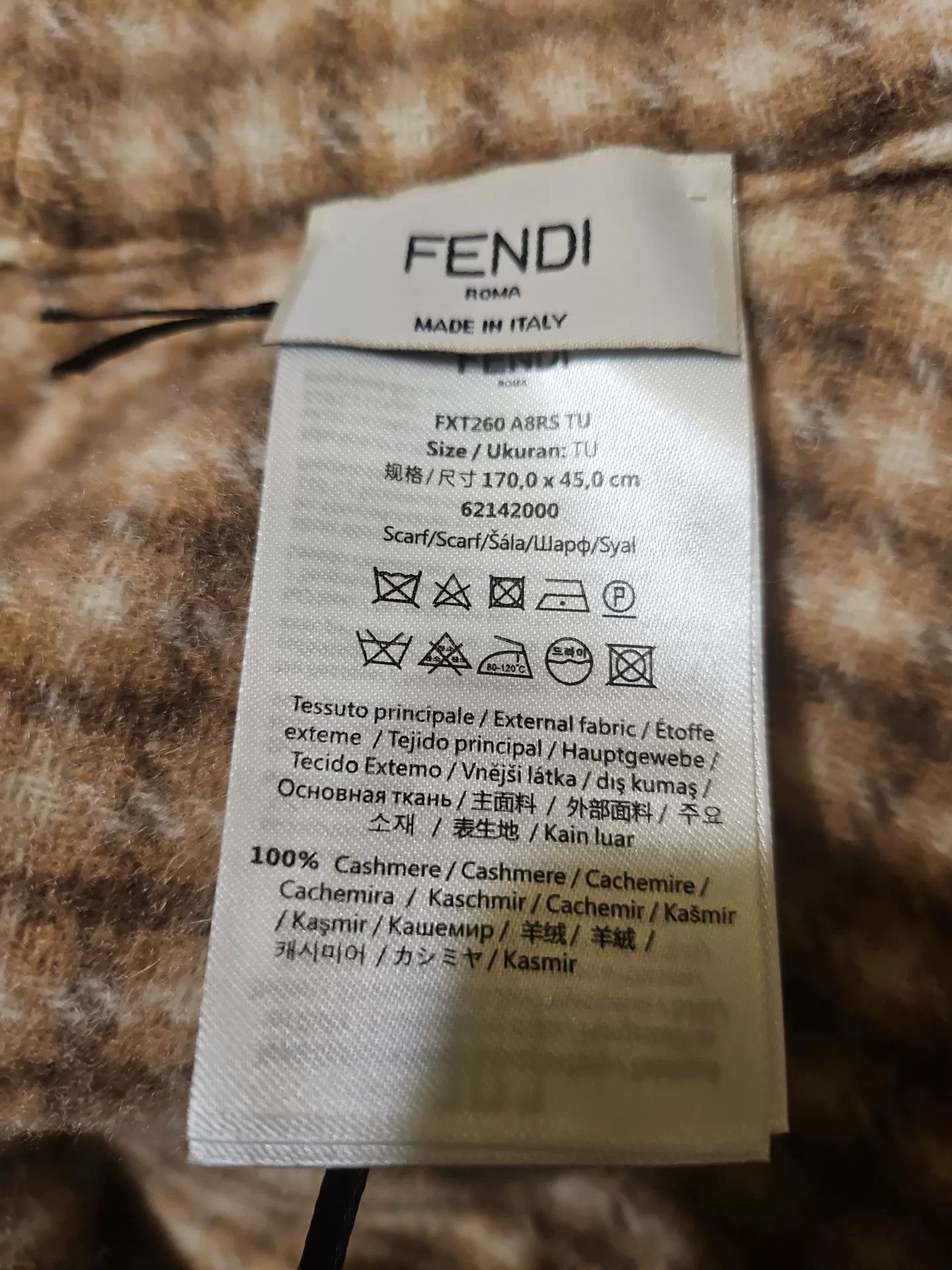 Fendi fendi pure cashmere hooded shawl Size M / US 6-8 / IT 42-44 - 5 Thumbnail