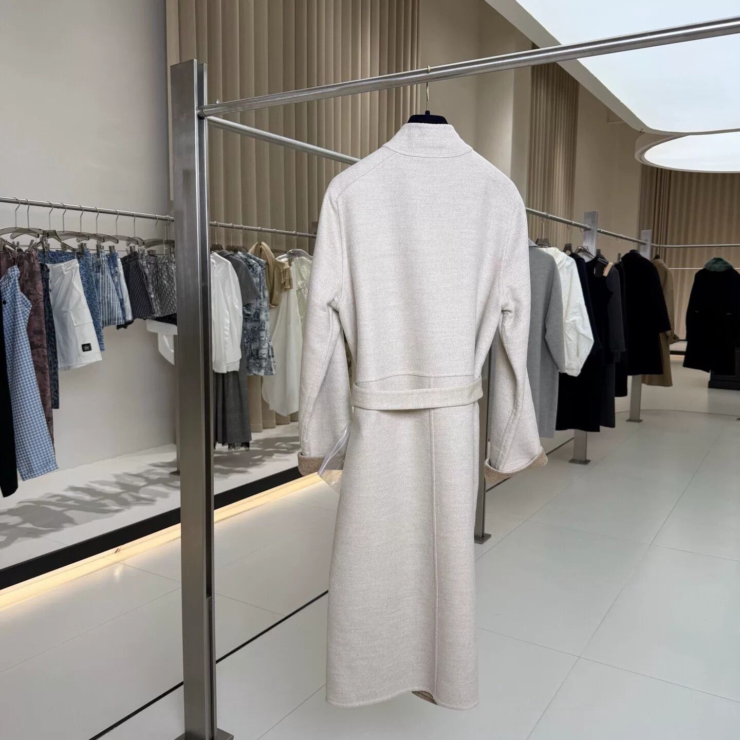 Hermes Hermes Beige Cashmere Buckle Coat Size US XS / EU 42 / 0 - 2 Thumbnail