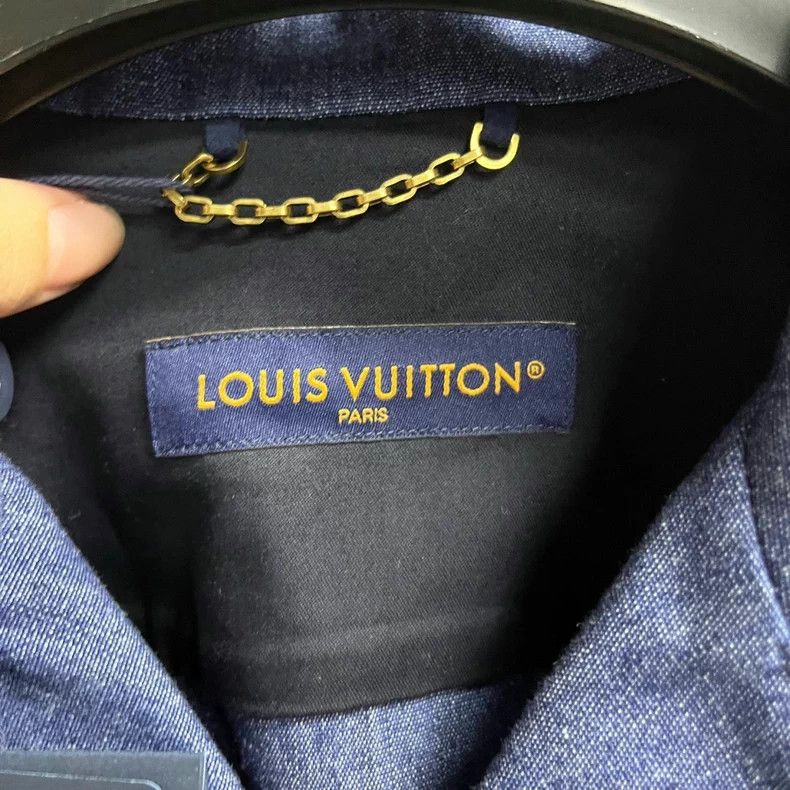 Louis Vuitton Louis Vuitton Blue Denim Logo Shirt Size US S / EU 44-46 / 1 - 4 Thumbnail