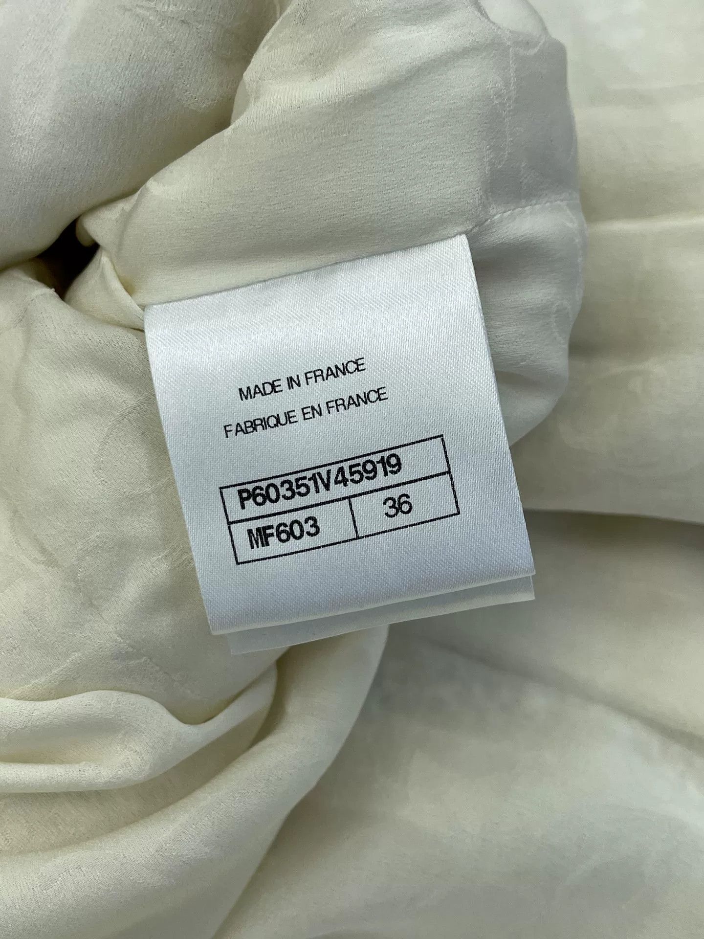 Chanel Chanel Cruise Collection Pearl Button Blazer Size US S / EU 44-46 / 1 - 5 Thumbnail