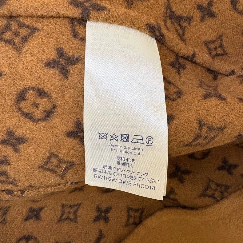 Louis Vuitton Louis Vuitton Brown Monogram Belted Cloak Coat Size US S / EU 44-46 / 1 - 8 Thumbnail