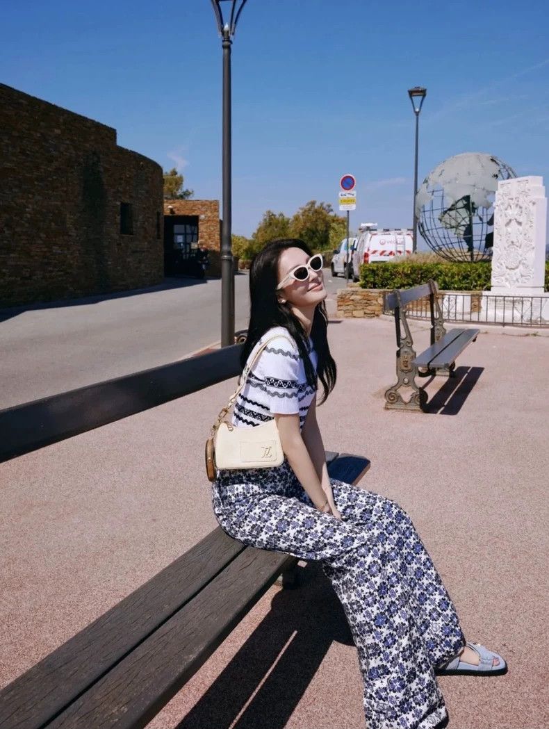 Louis Vuitton LV 2024 Blue Floral Print Pants Size US 36 / EU 52 - 8 Thumbnail