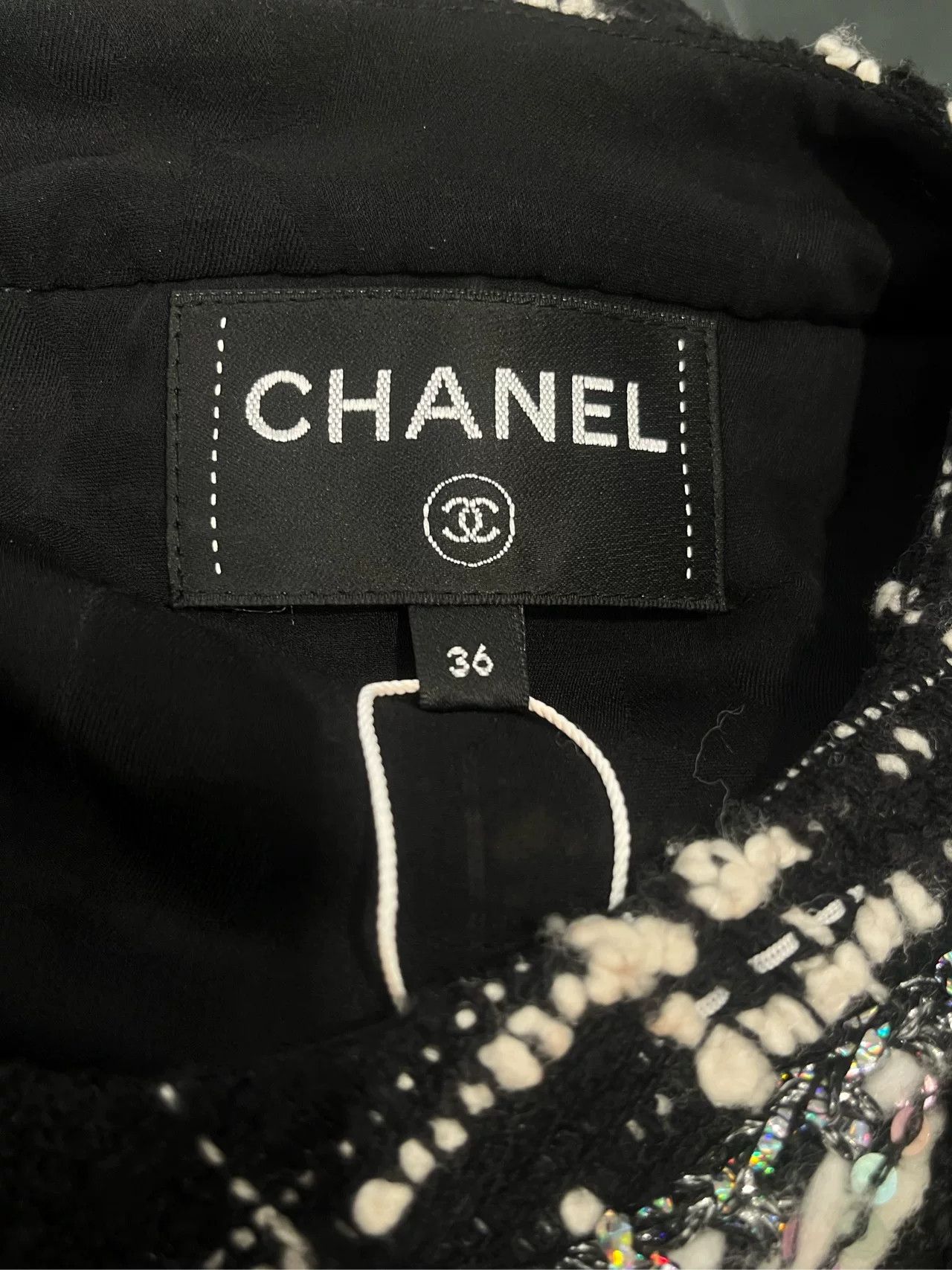 Chanel Chanel 21k black and white plaid tweed jacket fr36 Size US XS / EU 42 / 0 - 3 Thumbnail