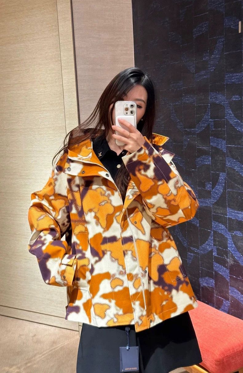 Louis Vuitton LV Campfire Map Print Hooded Jacket Size US L / EU 52-54 / 3 - 8 Thumbnail