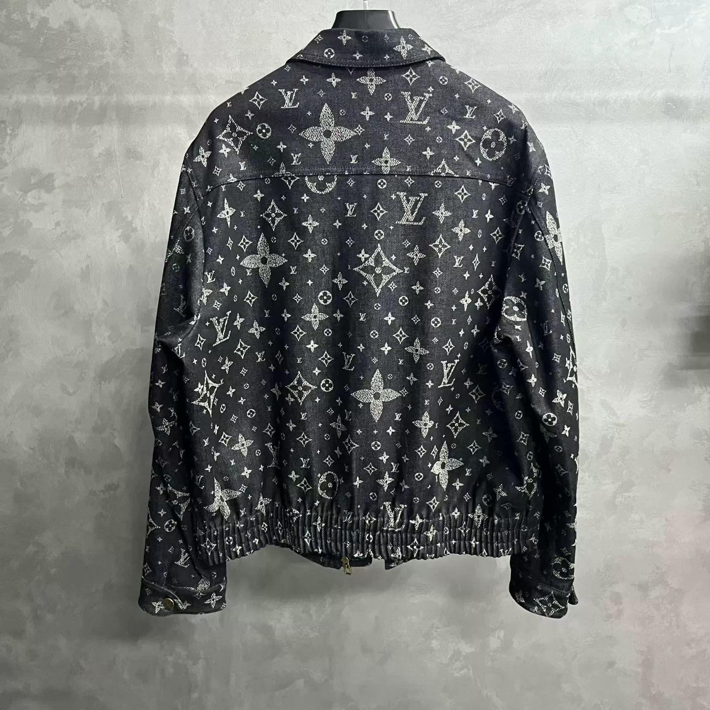 Louis Vuitton Louis Vuitton Black Logo Print Jacket Size US XL / EU 56 / 4 - 5 Thumbnail