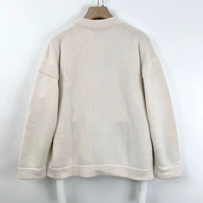 Chanel Chanel Badge Button White Knit Cardigan Size US L / EU 52-54 / 3 - 3 Thumbnail