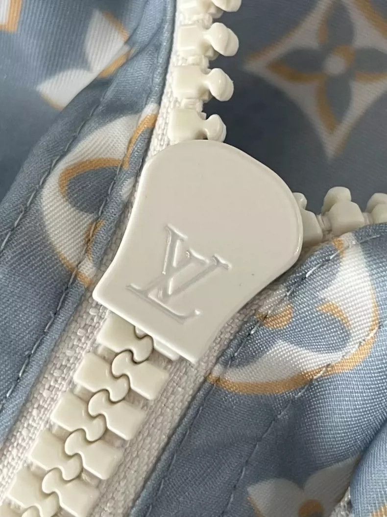 Louis Vuitton LV Blue Monogram Hooded Windbreaker Size US L / EU 52-54 / 3 - 6 Thumbnail