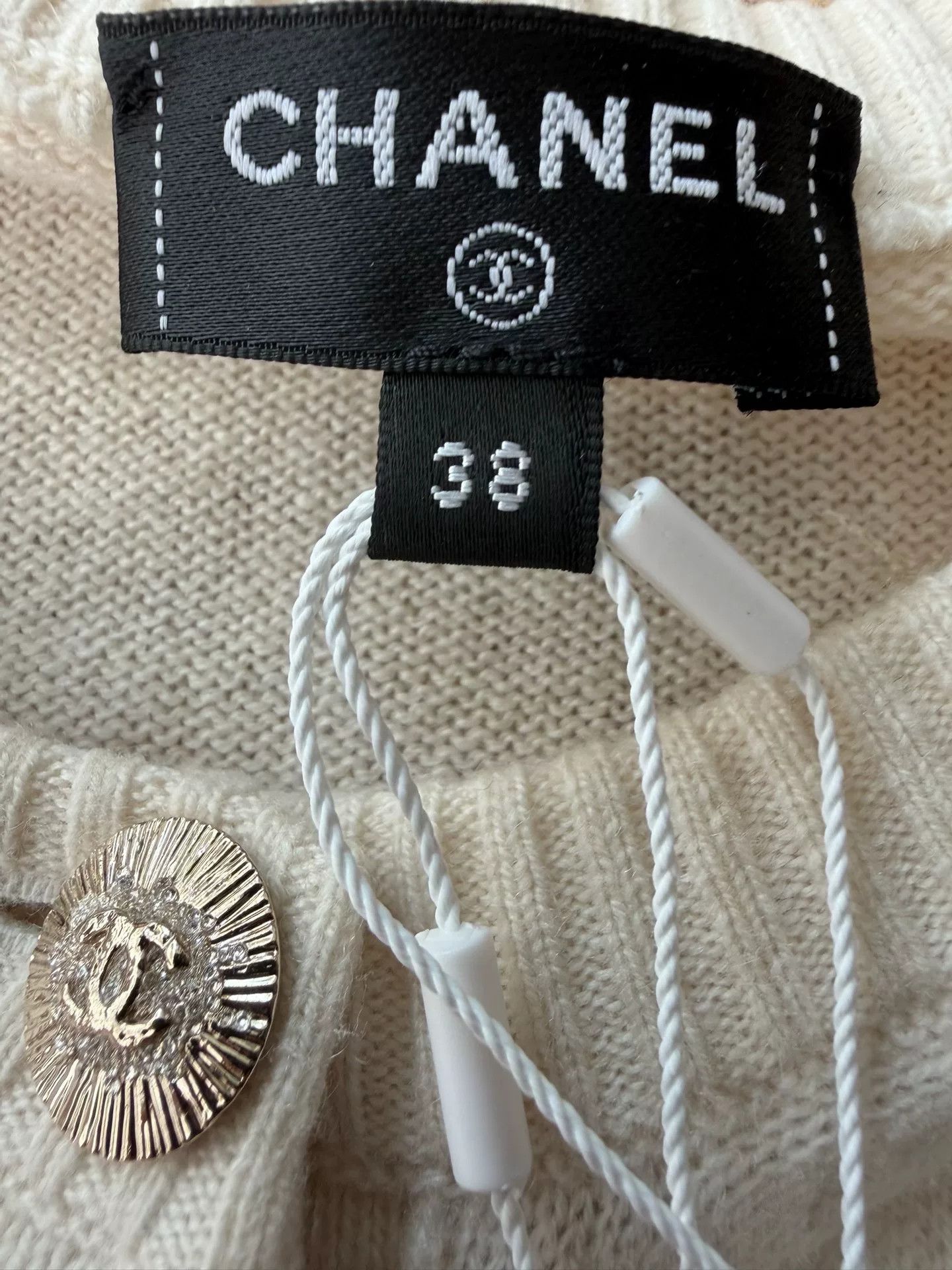Chanel Chanel 24S Camellia Sequin Cashmere Cardigan Size US S / EU 44-46 / 1 - 5 Thumbnail