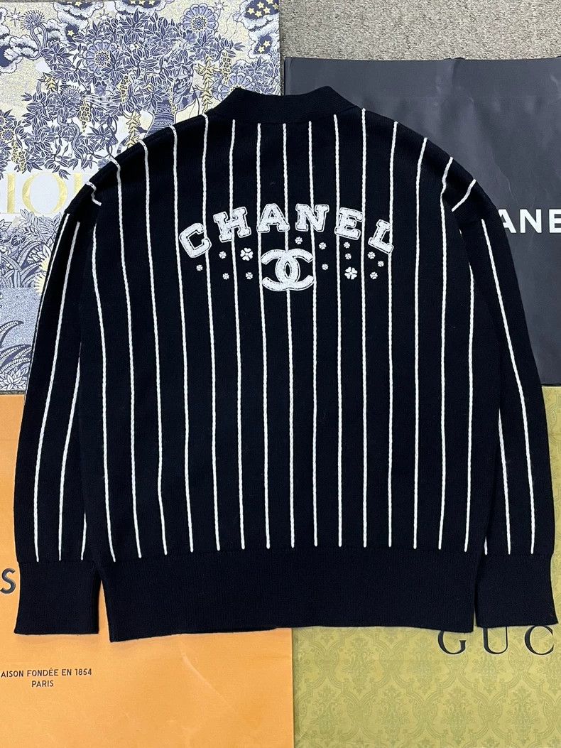 Chanel Chanel 23P Black and White Striped Cashmere Cardigan Size US M / EU 48-50 / 2 - 3 Thumbnail