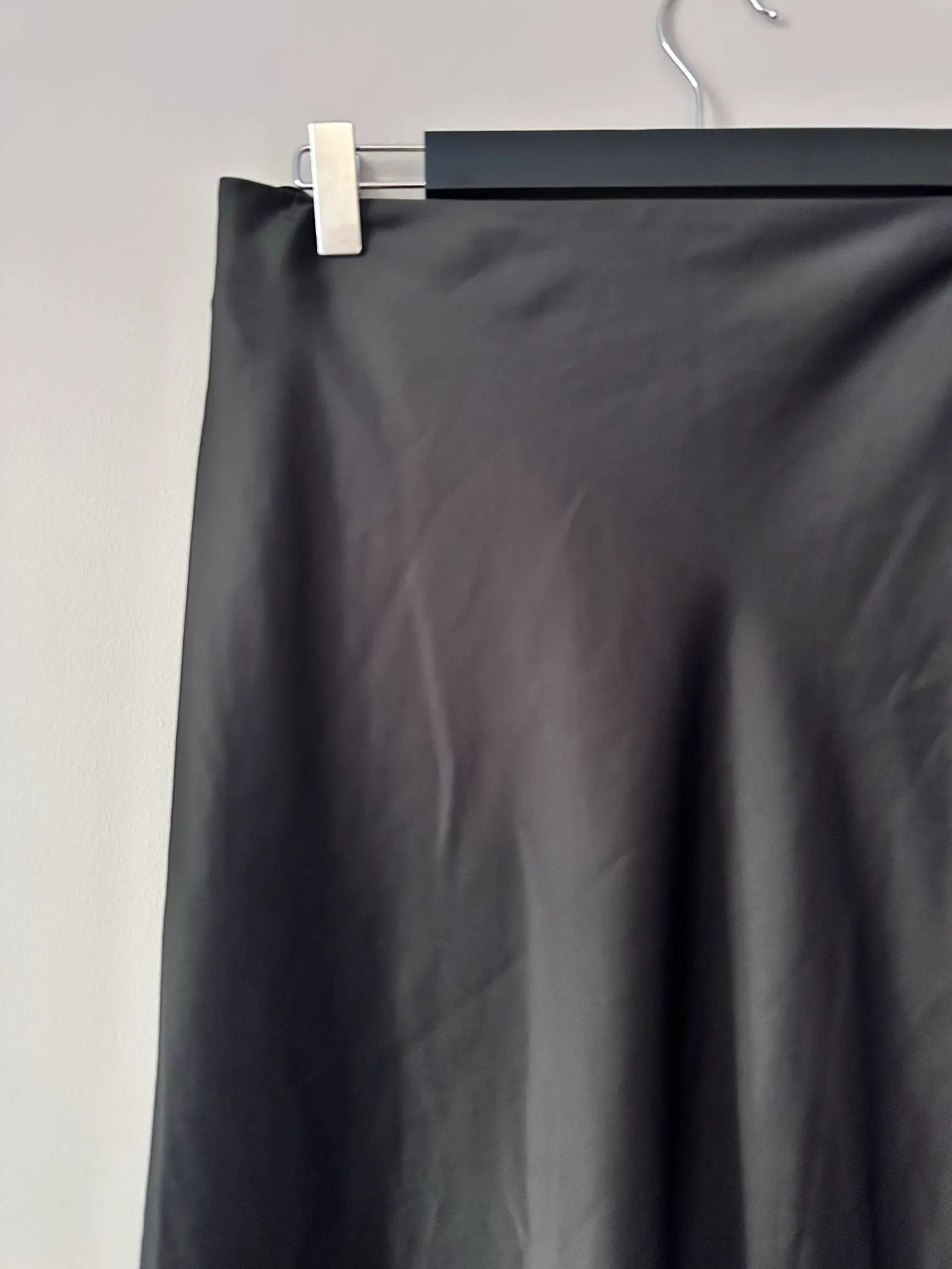 Uniqlo Uniqlo Skirt Size 29" - 2 Thumbnail
