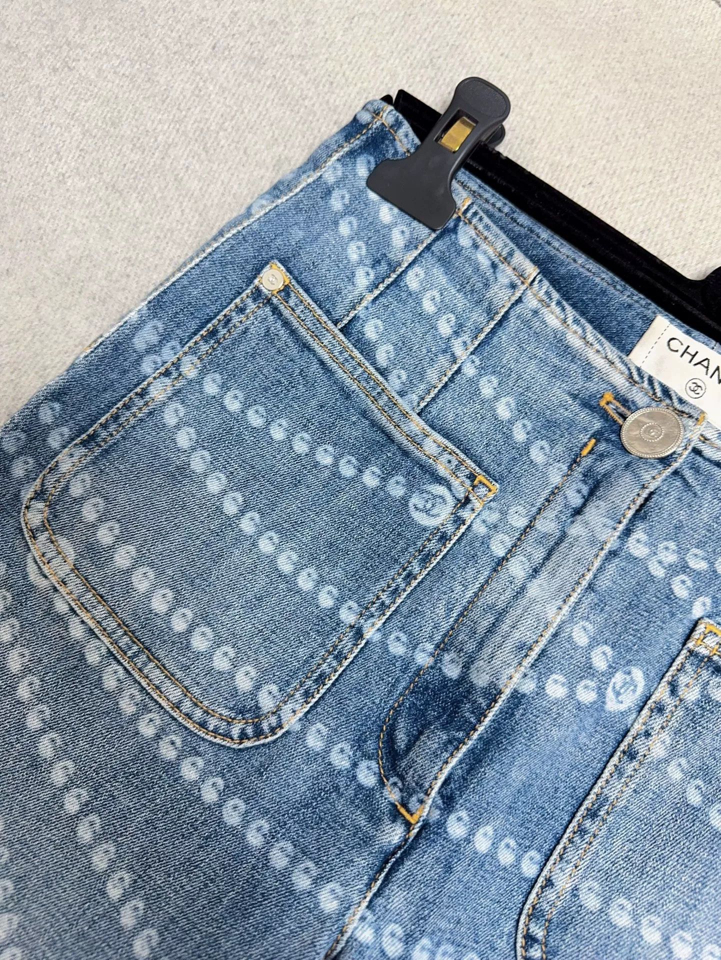 Chanel blue pearl print skinny jeans Size US 36 / EU 52 - 4 Thumbnail