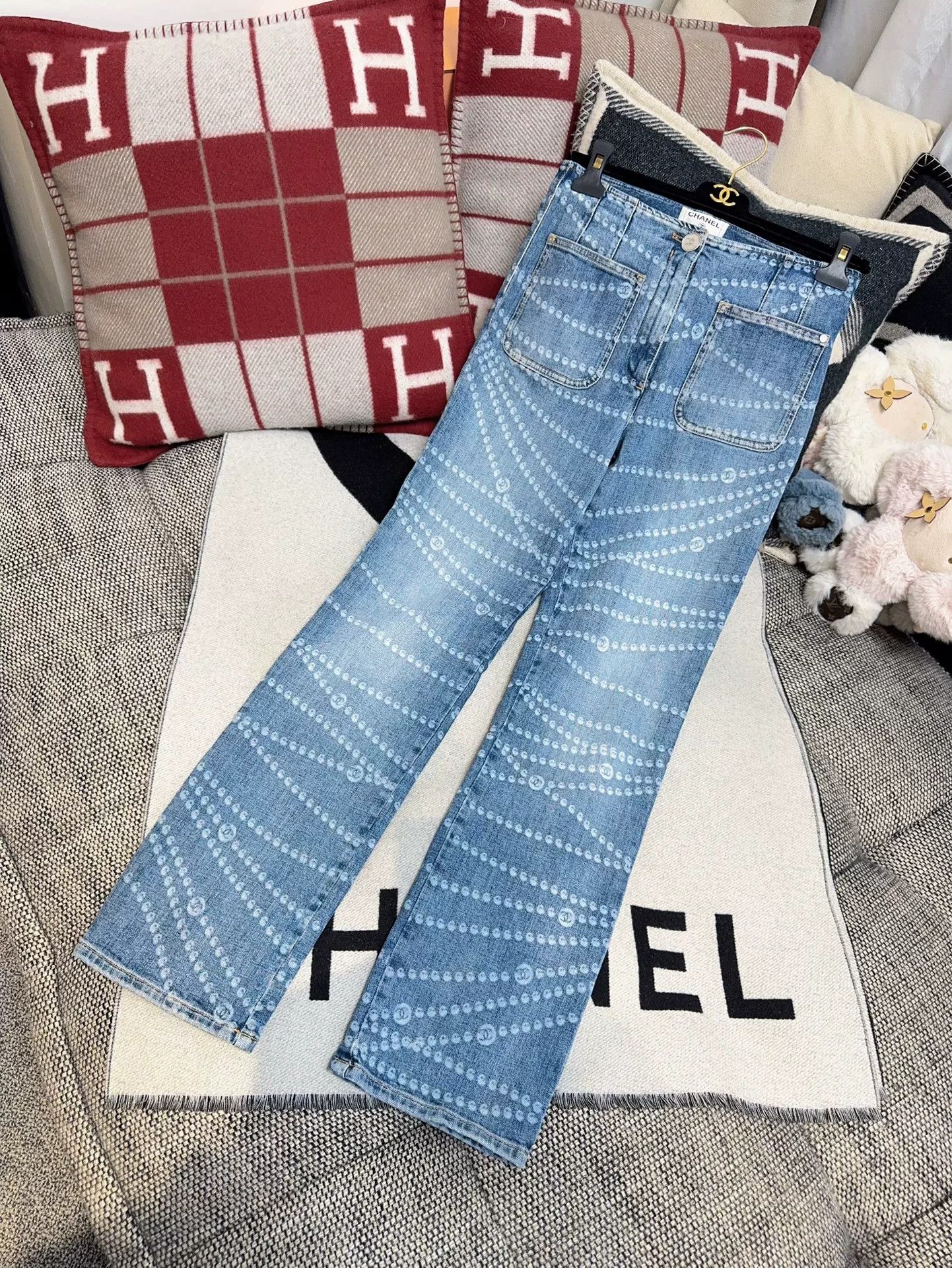 Chanel blue pearl print skinny jeans Size US 36 / EU 52 - 2 Thumbnail
