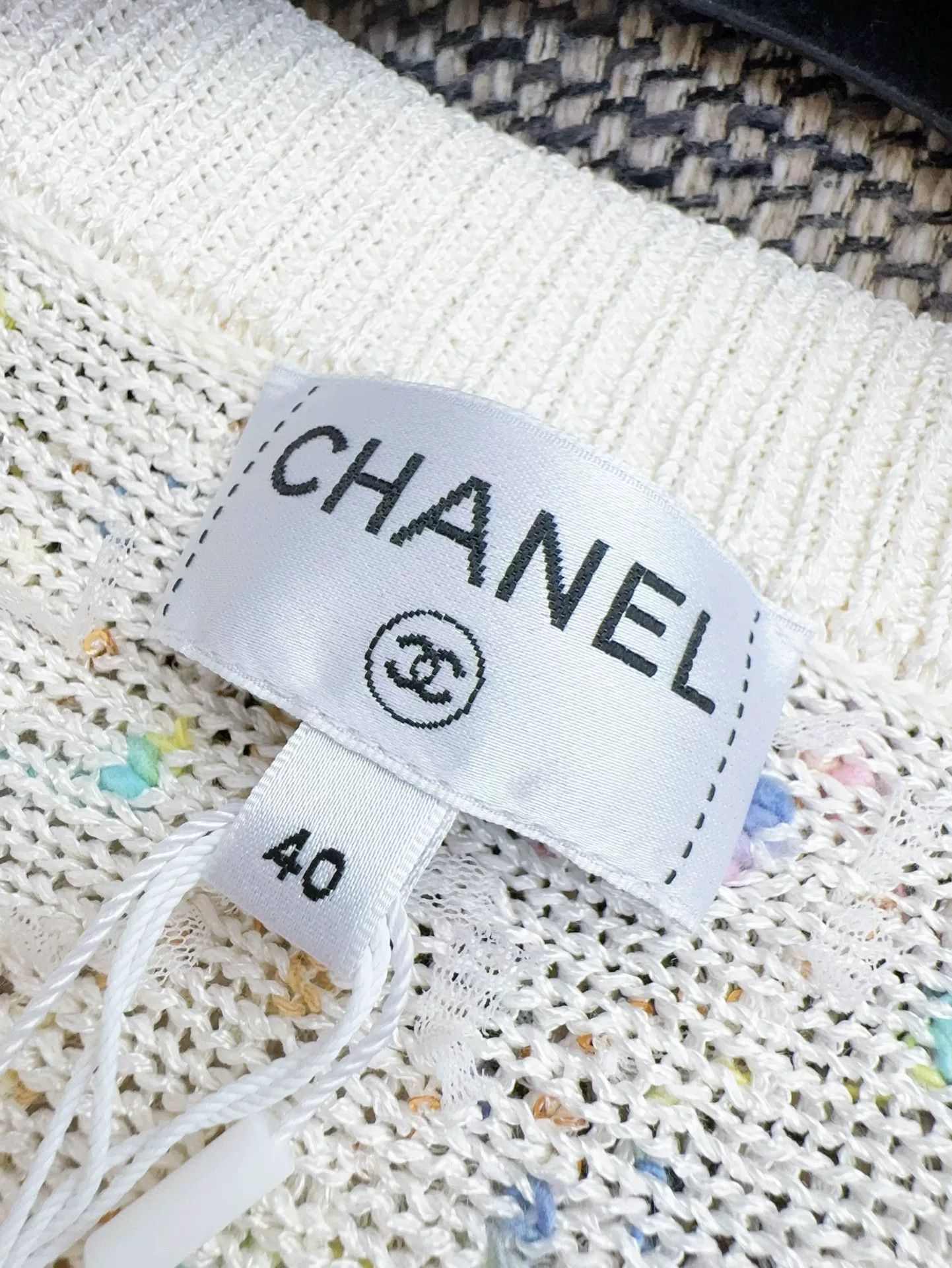 Chanel mid-length cream color fringe cardigan Size US L / EU 52-54 / 3 - 5 Thumbnail