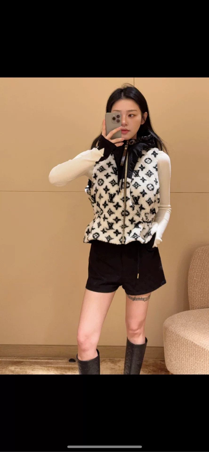 Louis Vuitton LV Monogram Black White Vest Size US M / EU 48-50 / 2 - 5 Thumbnail