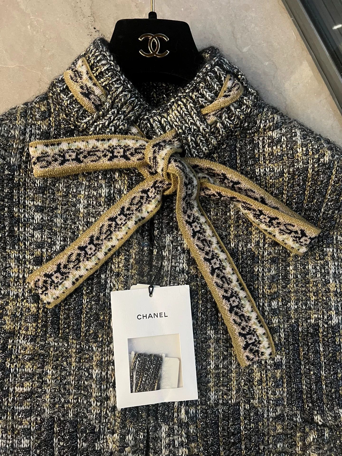 Chanel Chanel 16A Roma Black Gold Knit Cape Size US M / EU 48-50 / 2 - 2 Thumbnail