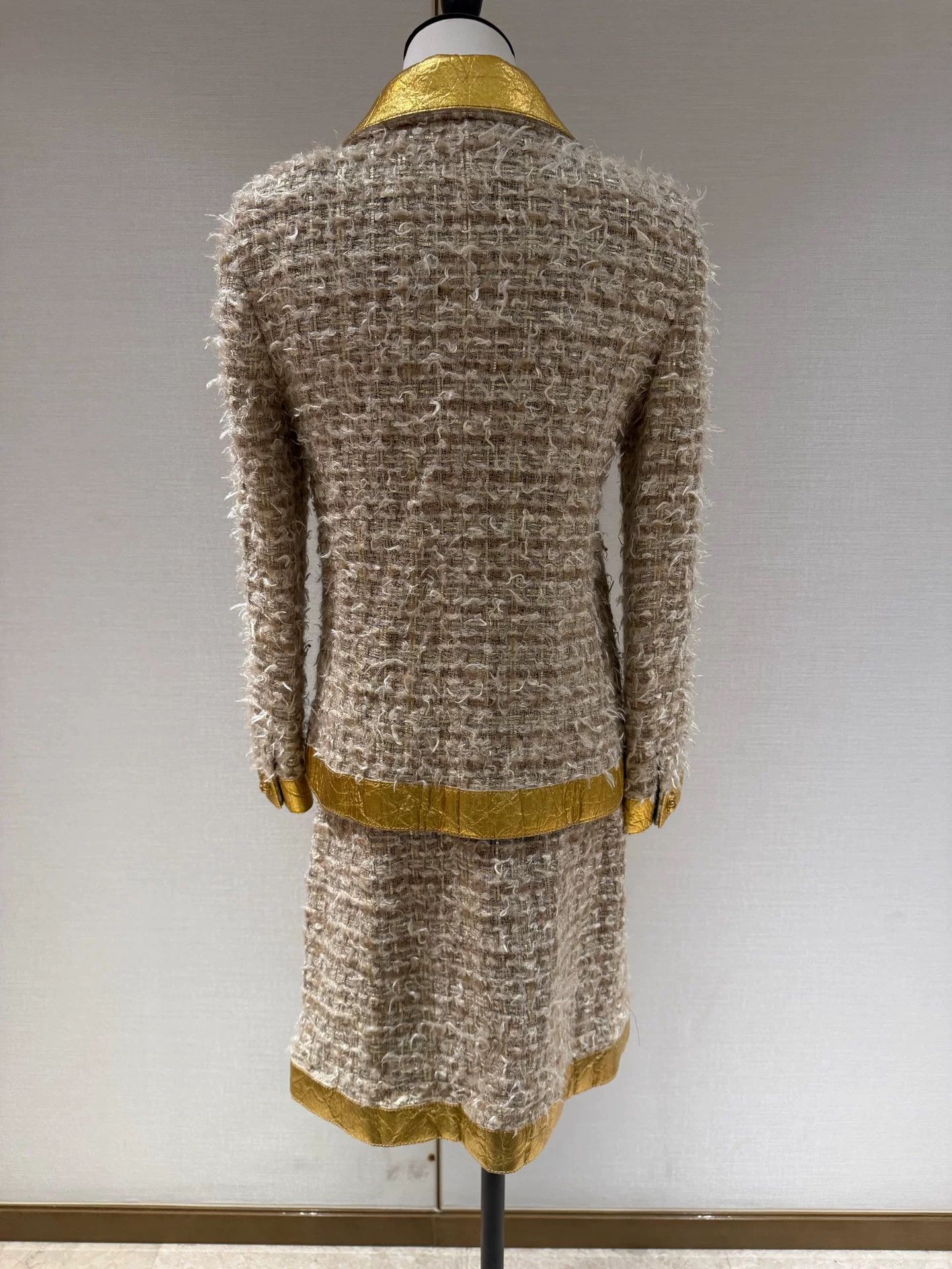 Chanel Chanel 19A Egyptian Pineapple Gold Coat Size US M / EU 48-50 / 2 - 2 Thumbnail