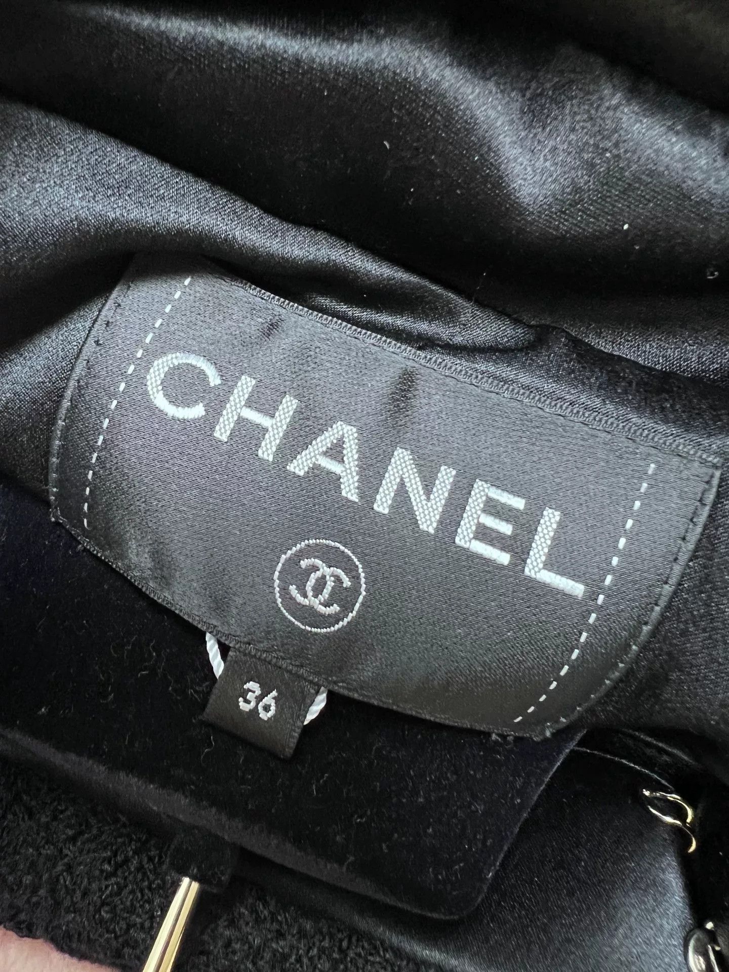 Chanel Chanel 20A Black Gold Short Jacket Size US S / EU 44-46 / 1 - 5 Thumbnail