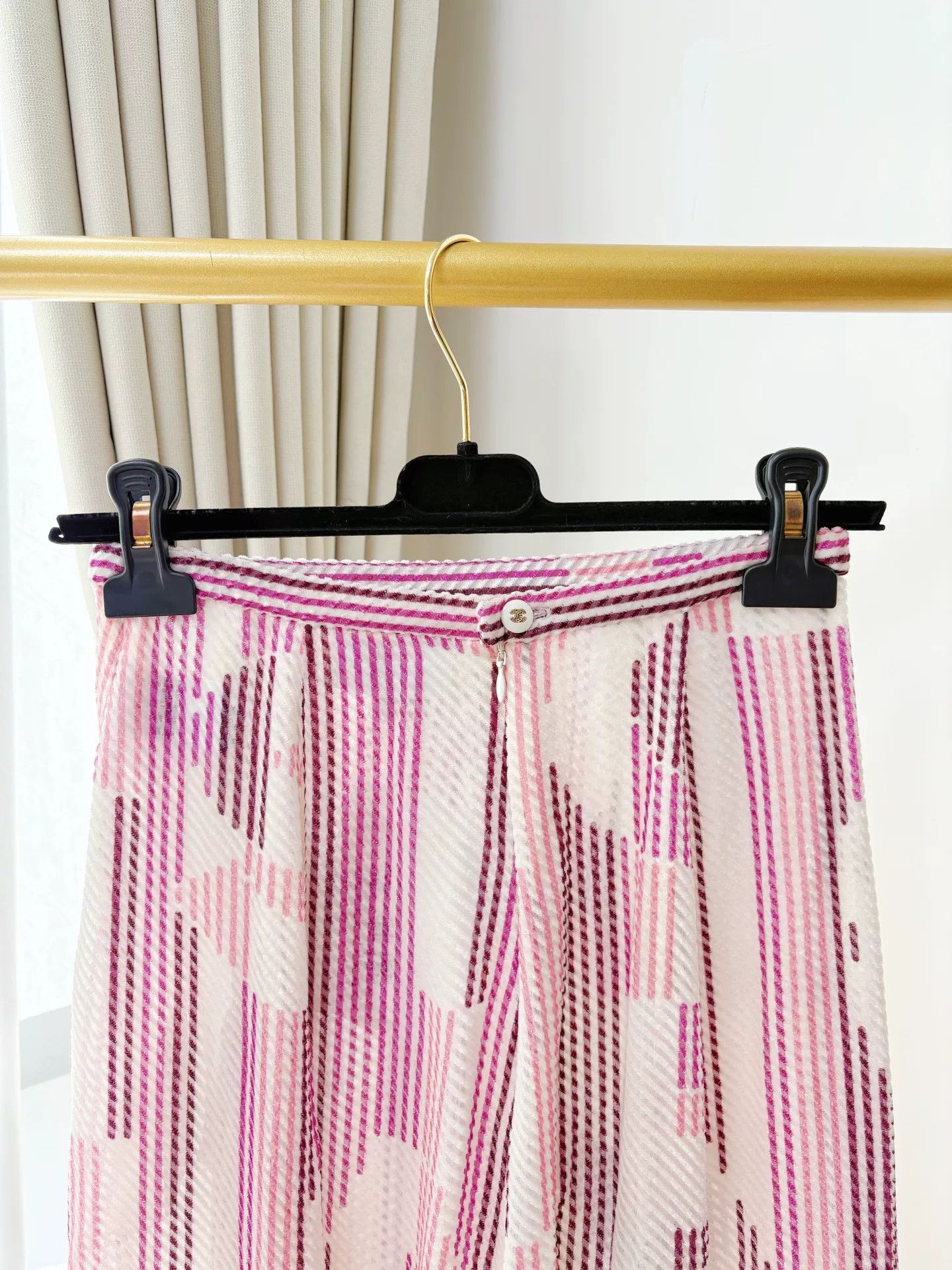 Chanel Chanel 23B CC Print Pink White Skirt Size US 34 / EU 50 - 4 Thumbnail