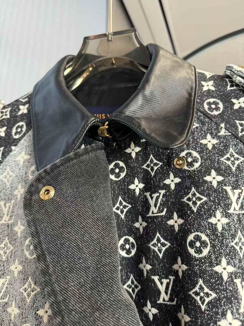 Louis Vuitton Louis Vuitton Denim Monogram Coat Size 38 Size US S / EU 44-46 / 1 - 5 Thumbnail