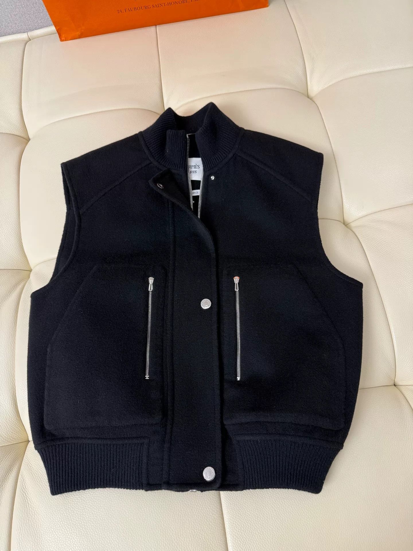 Hermes Hermes Women's Cashmere Vest Jacket Size US M / EU 48-50 / 2 - 2 Thumbnail