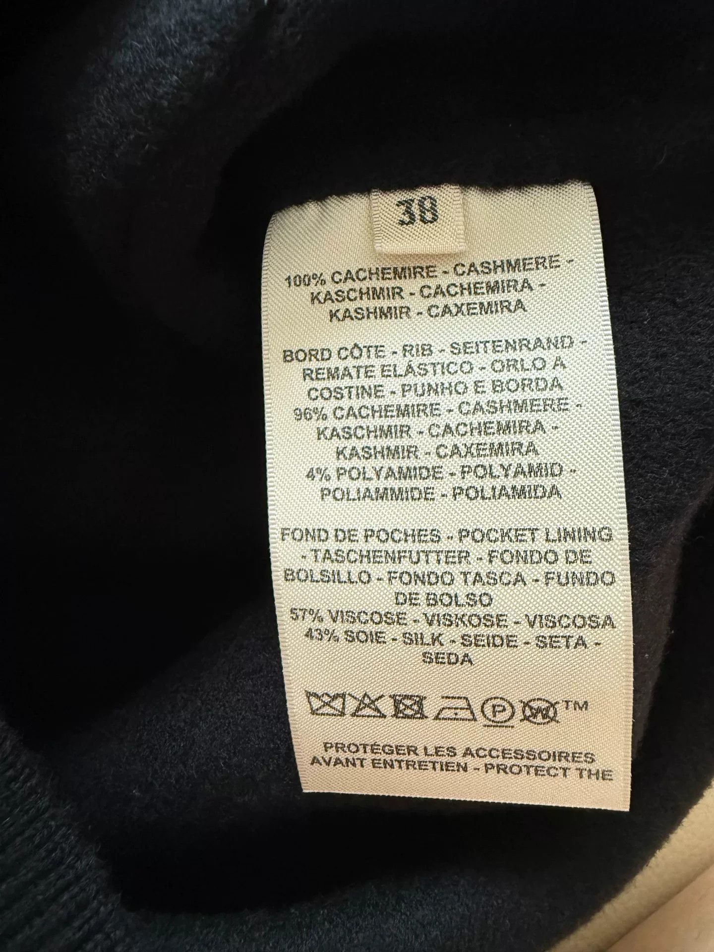 Hermes Hermes Women's Cashmere Vest Jacket Size US M / EU 48-50 / 2 - 6 Thumbnail
