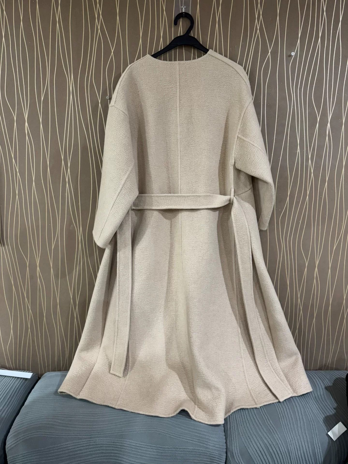 Dior beige water ripple coat by Dior Size US XS / EU 42 / 0 - 2 Thumbnail