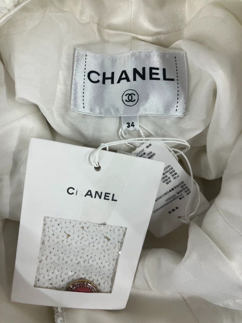 Chanel Chanel 22S White Sequin Jacket Size US M / EU 48-50 / 2 - 4 Thumbnail