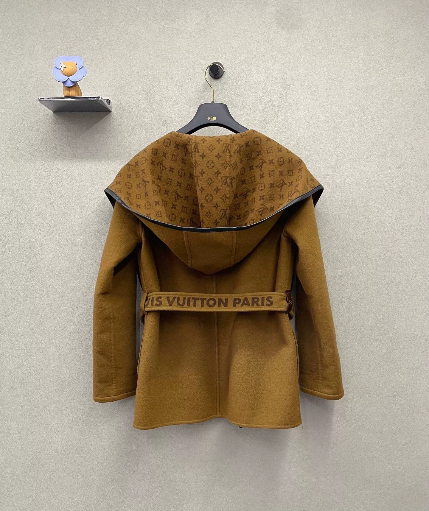 Louis Vuitton Louis Vuitton Brown Monogram Robe Coat Size US M / EU 48-50 / 2 - 2 Thumbnail