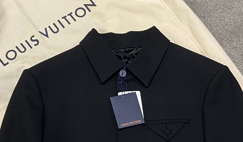 Louis Vuitton LV FW23 Logo Beaded Wool Jacket Size US L / EU 52-54 / 3 - 4 Thumbnail