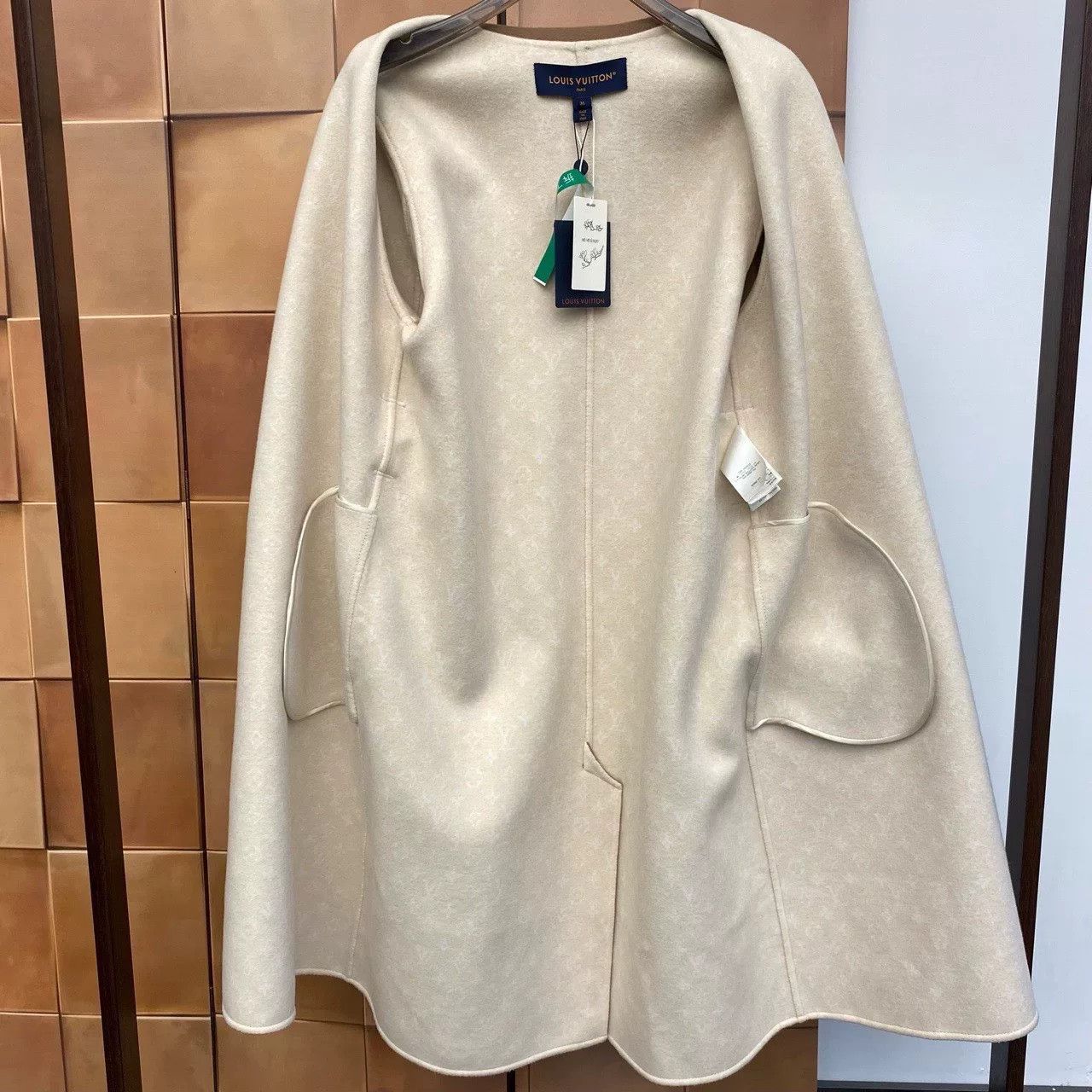 Louis Vuitton Louis Vuitton Beige Monogram Long Coat Size US M / EU 48-50 / 2 - 3 Thumbnail