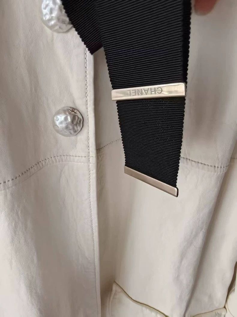 Chanel Chanel White Leather Coat Outerwear Size US M / EU 48-50 / 2 - 5 Thumbnail
