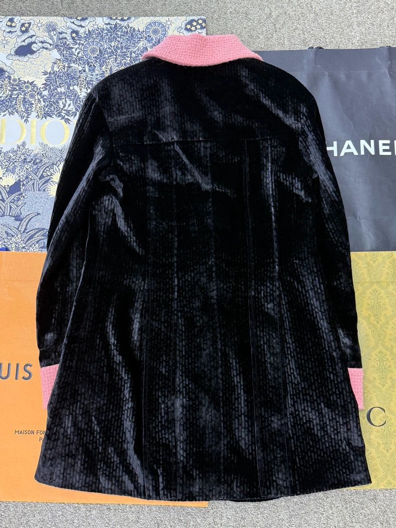 Chanel Chanel 22B Pink Collar Black Velvet Coat Size US M / EU 48-50 / 2 - 3 Thumbnail