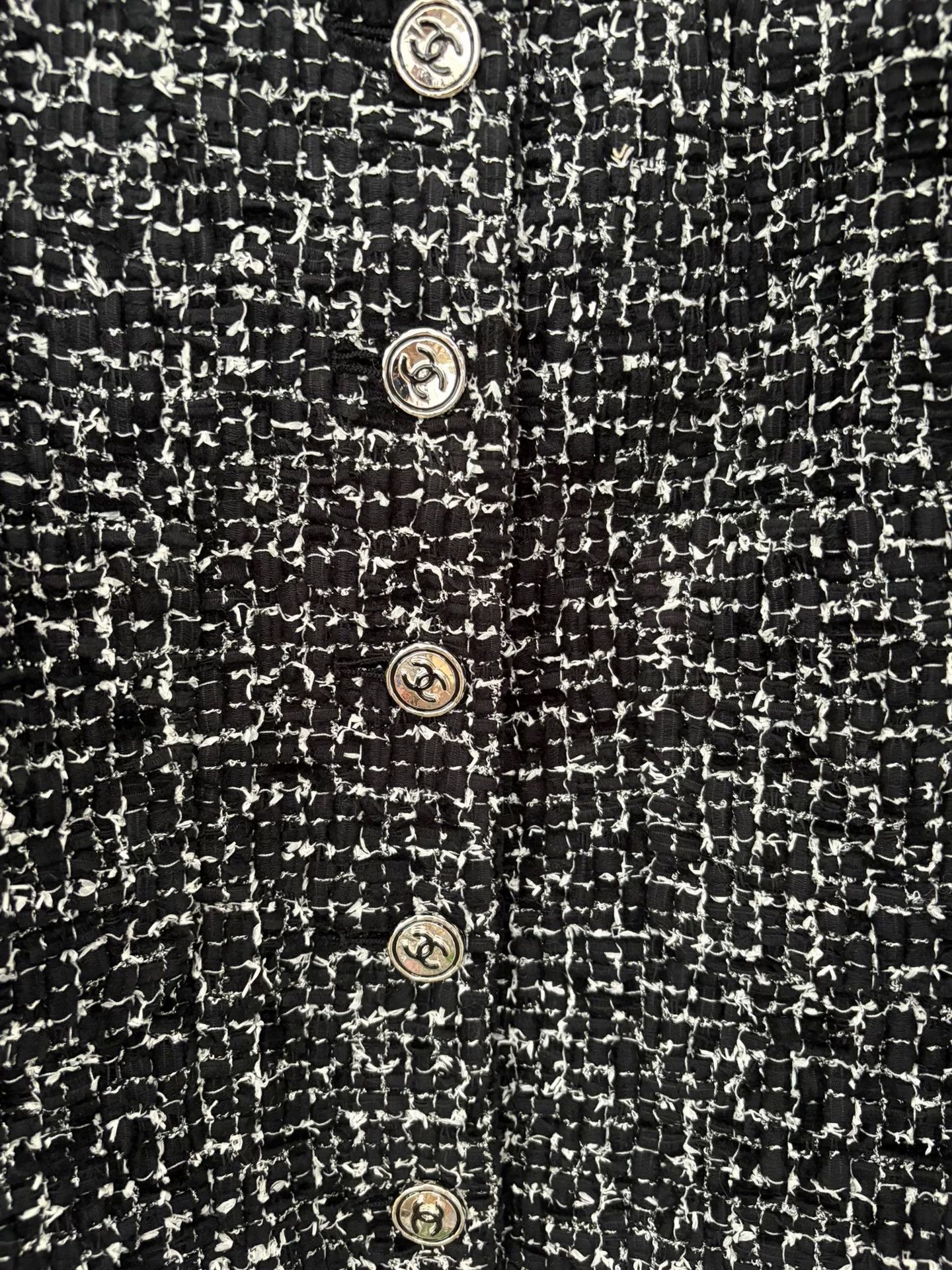 Chanel Chanel Black White Tweed Round Neck Jacket Size US XS / EU 42 / 0 - 4 Thumbnail