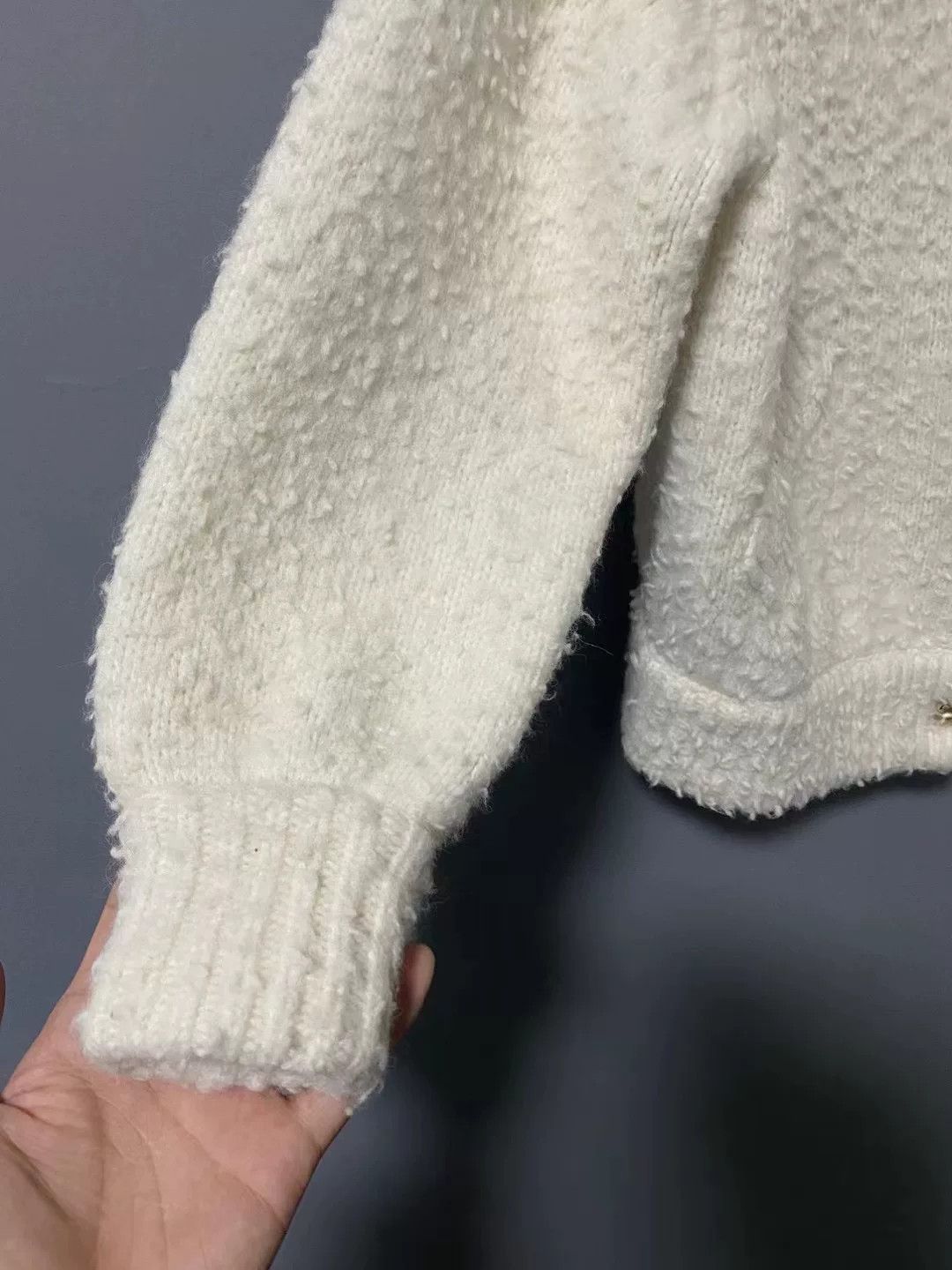 Chanel Chanel White Teddy Coat with Logo Buttons Size US XS / EU 42 / 0 - 8 Thumbnail